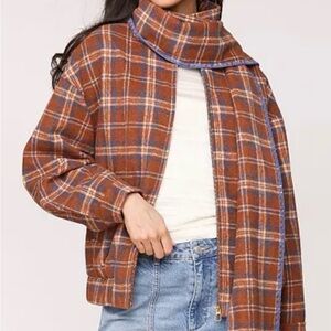 Avec Les Filles Women's Bomber Jacket with Matching Scarf Size Small